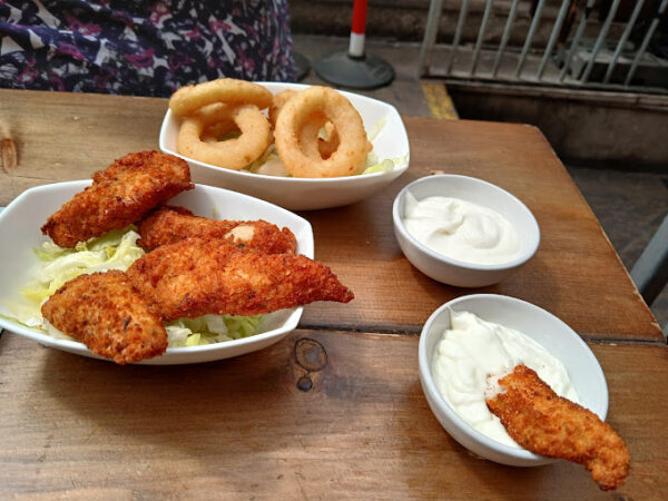 Clutha Bar food